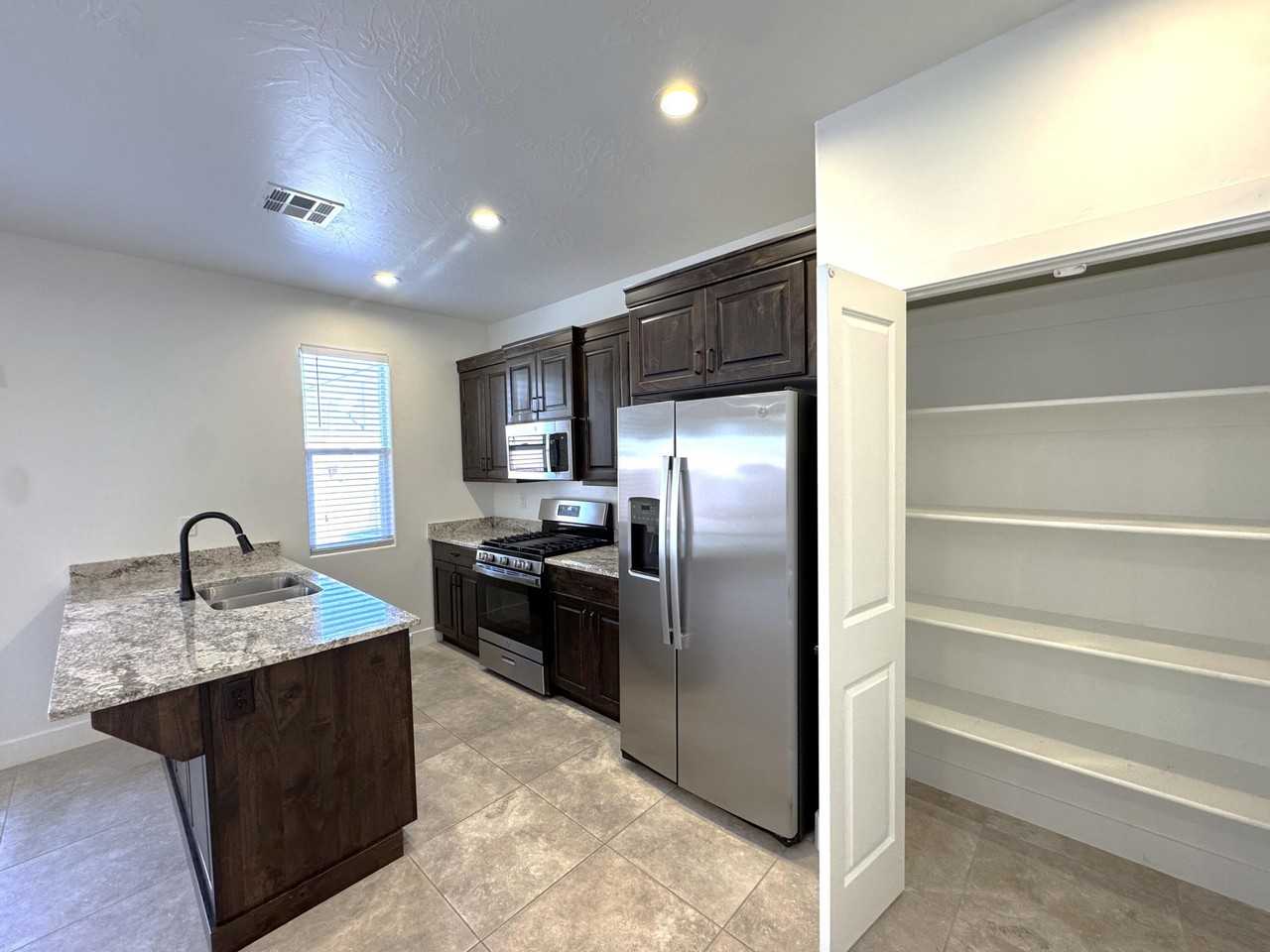 322 N 2480 W - Photo 5 of 15