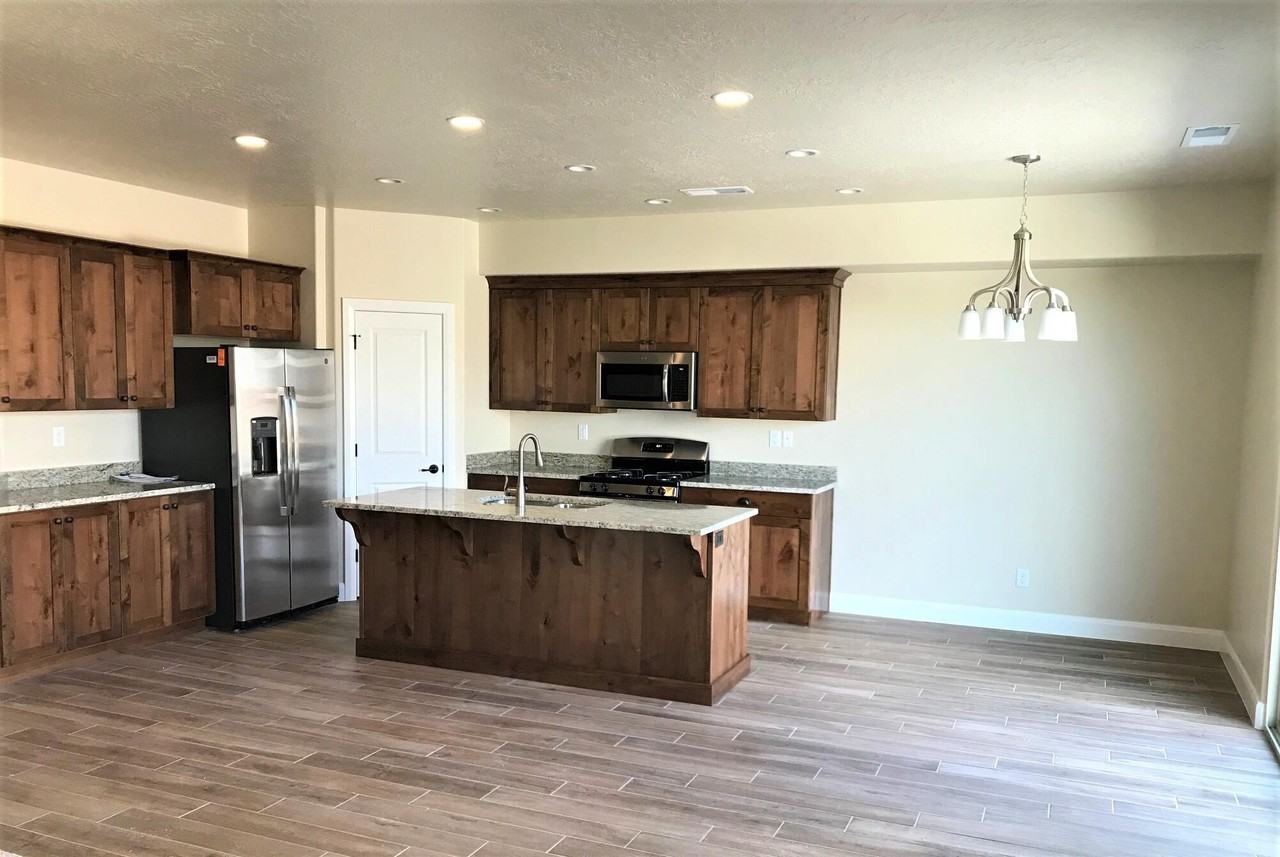 408 N 480 W - Photo 4 of 21