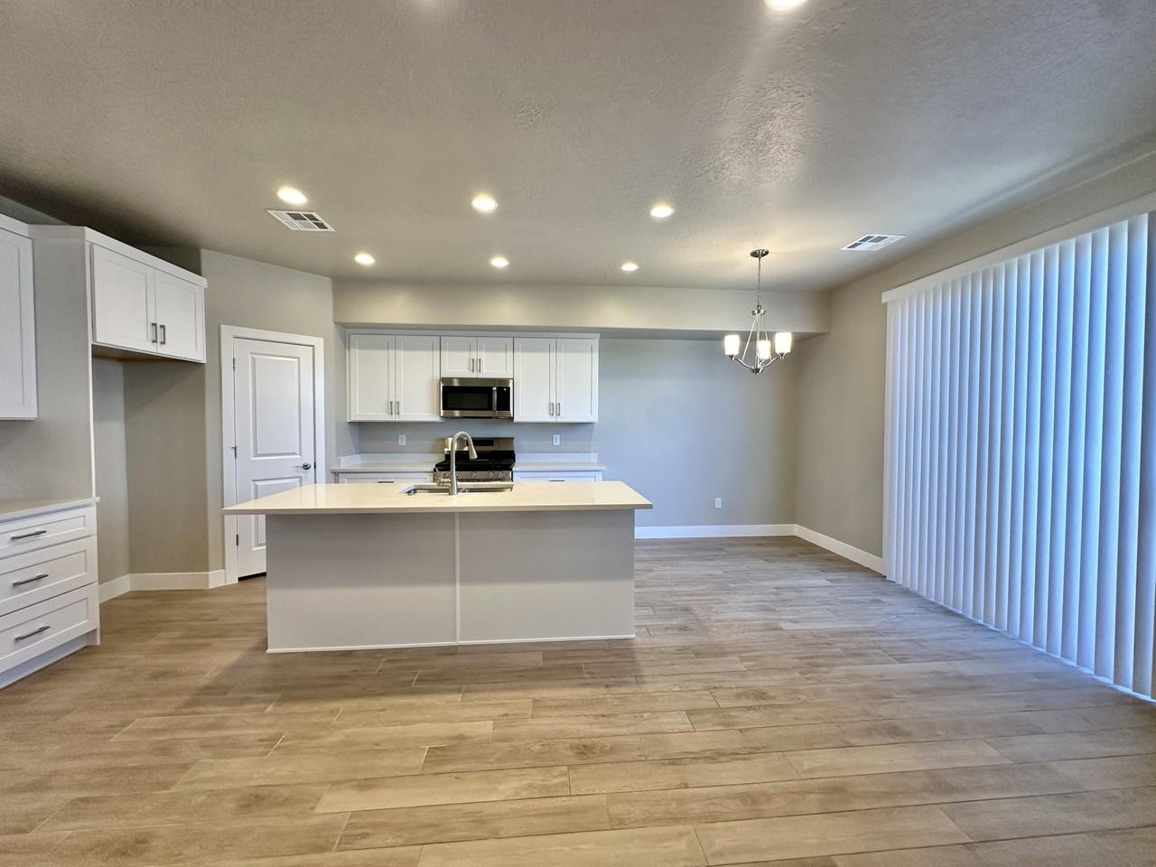 467 W 405 N - Photo 2 of 12