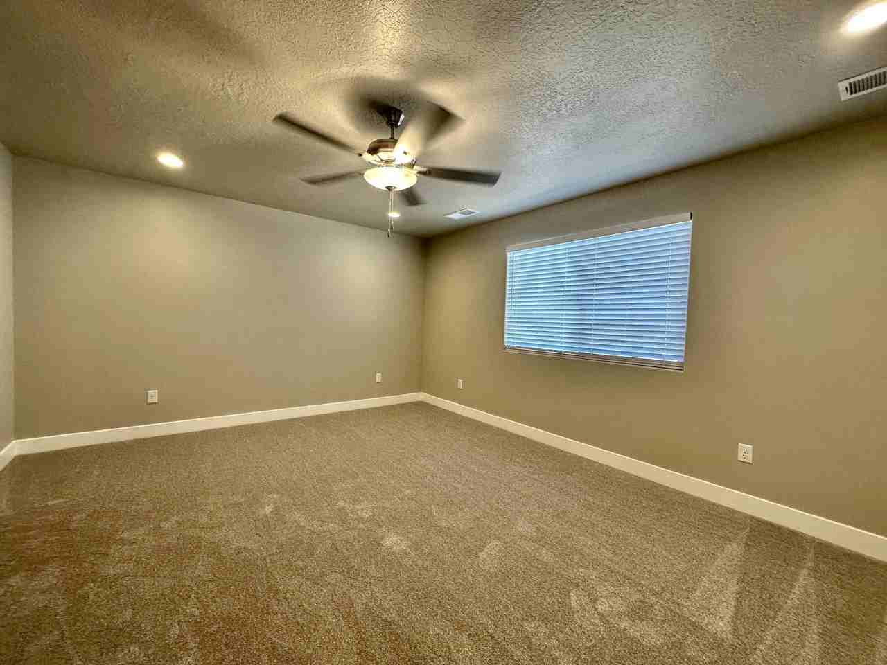 467 W 405 N - Photo 5 of 12