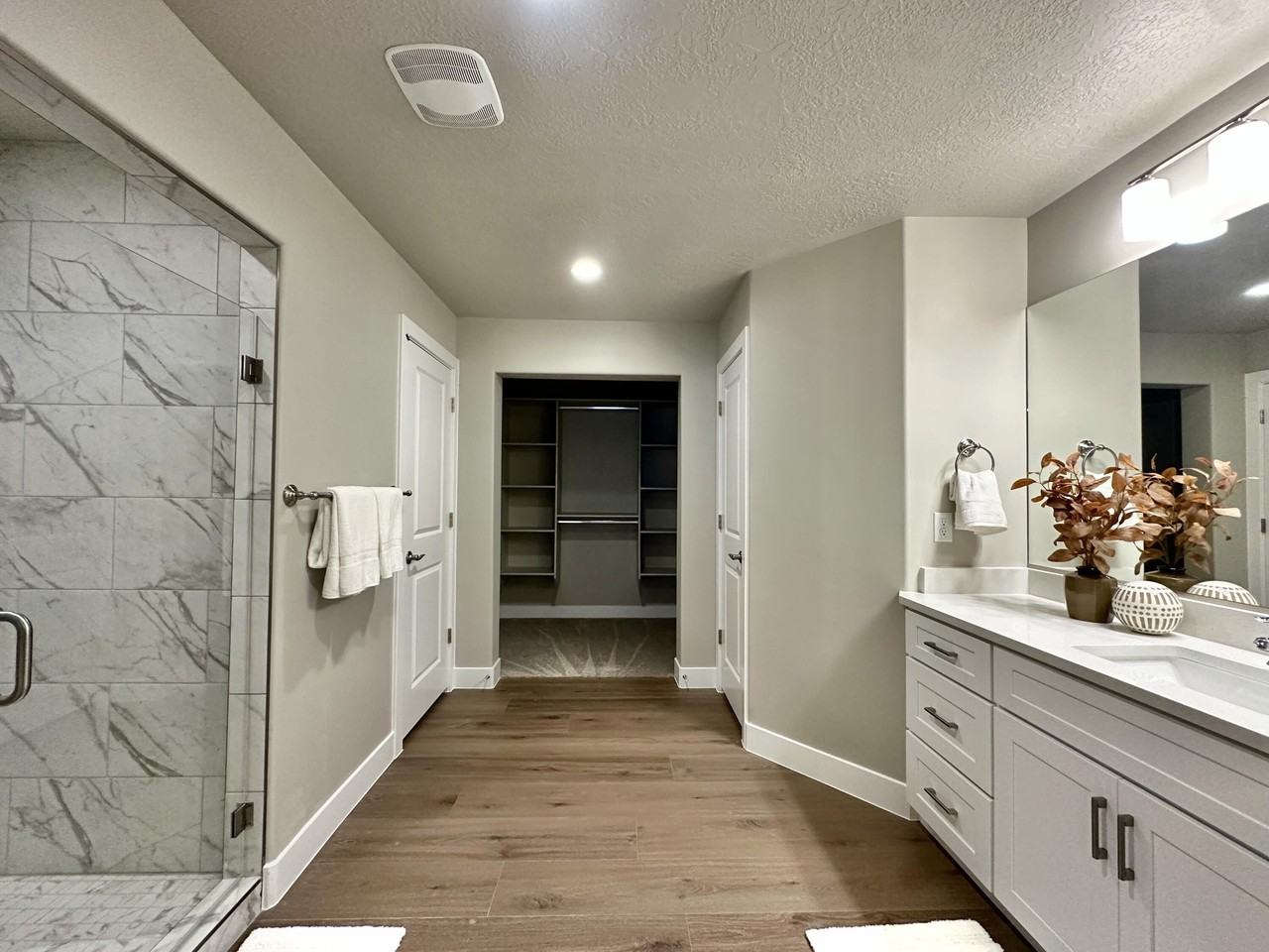 467 W 405 N - Photo 6 of 12