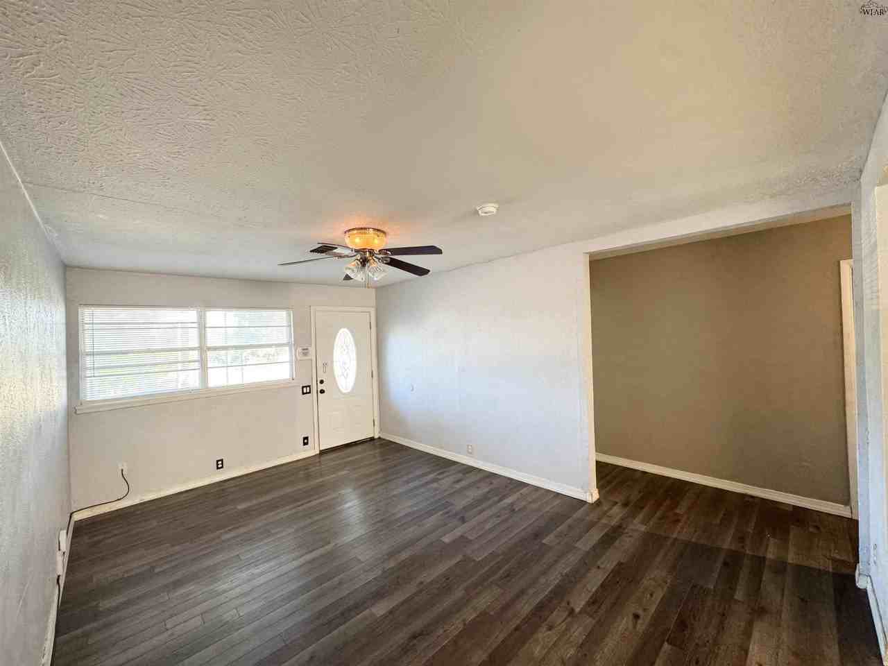 1504 Red Fox Rd - Photo 3 of 17