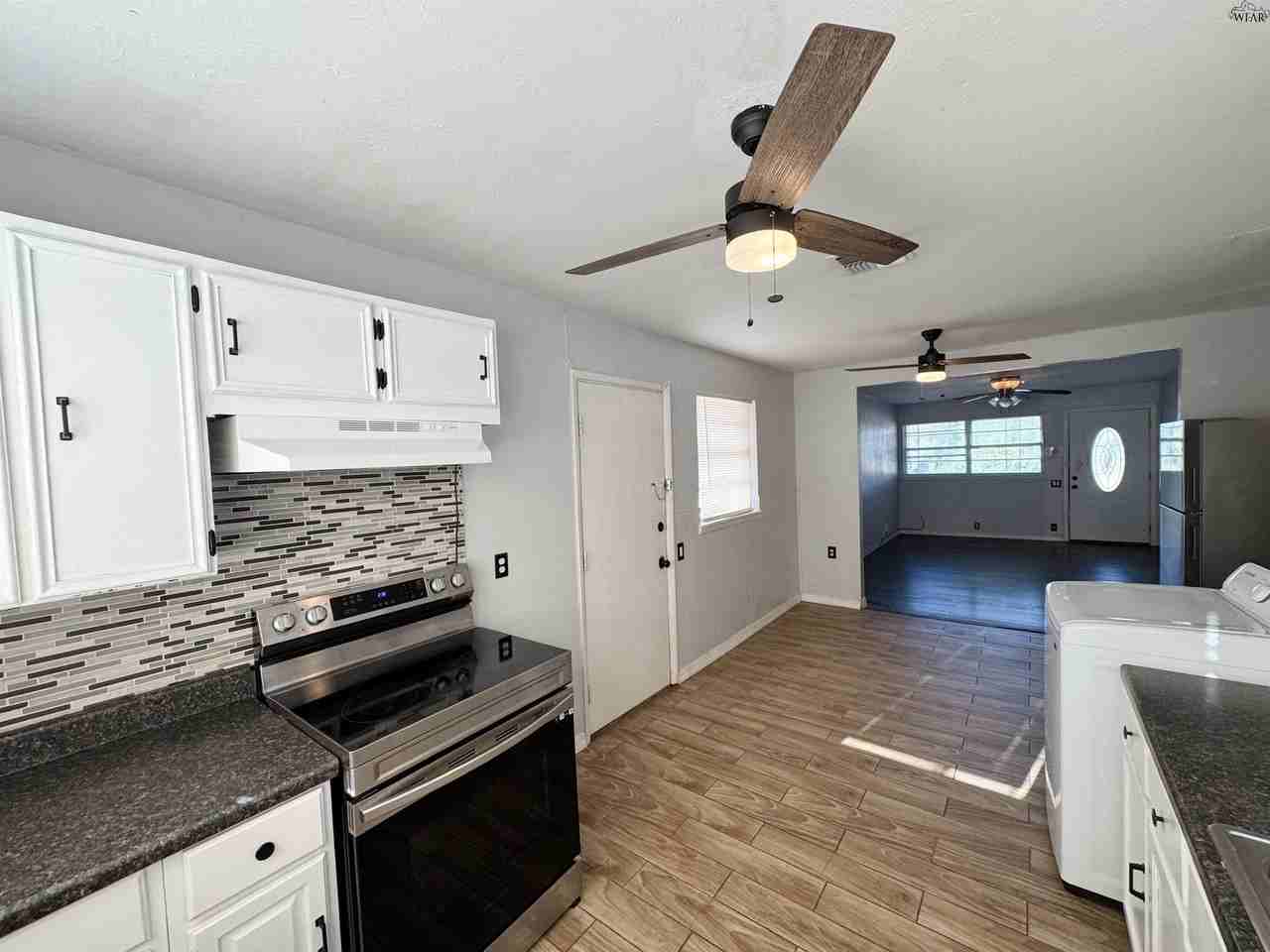 1504 Red Fox Rd - Photo 6 of 17