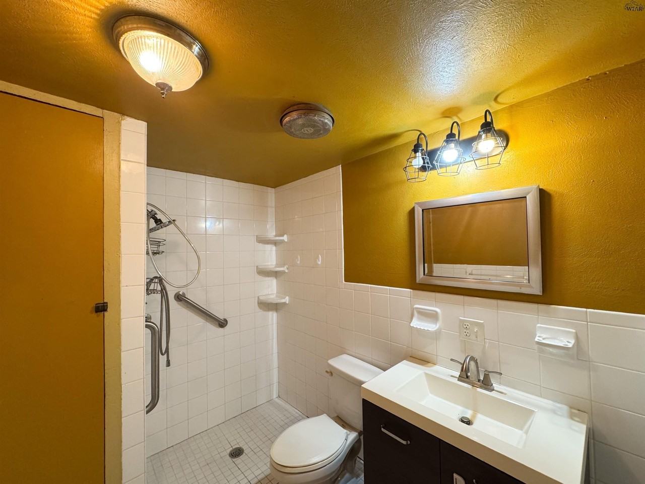 3205 10th St - Photo 7 of 16