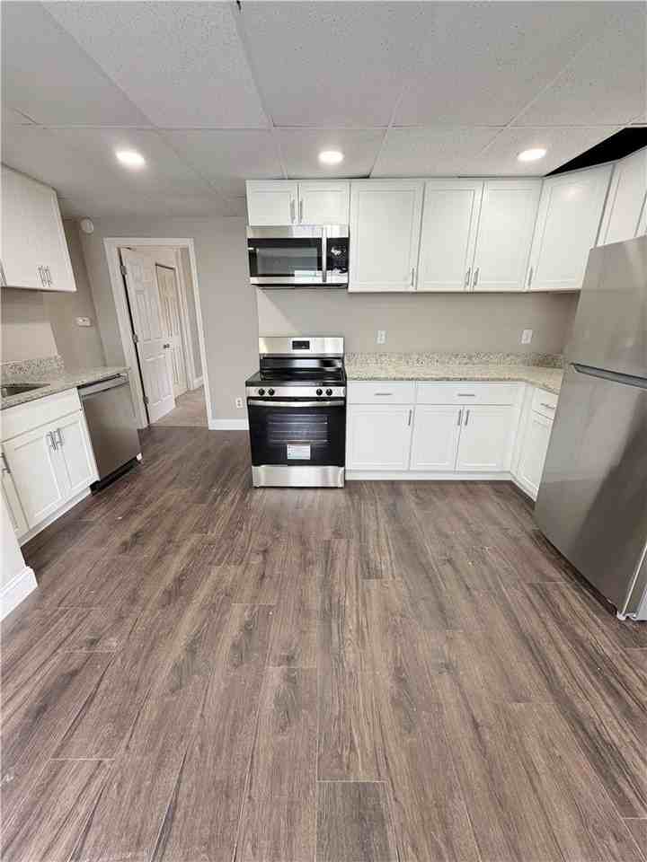 219 E Wallace Ave #1 - Photo 4 of 22