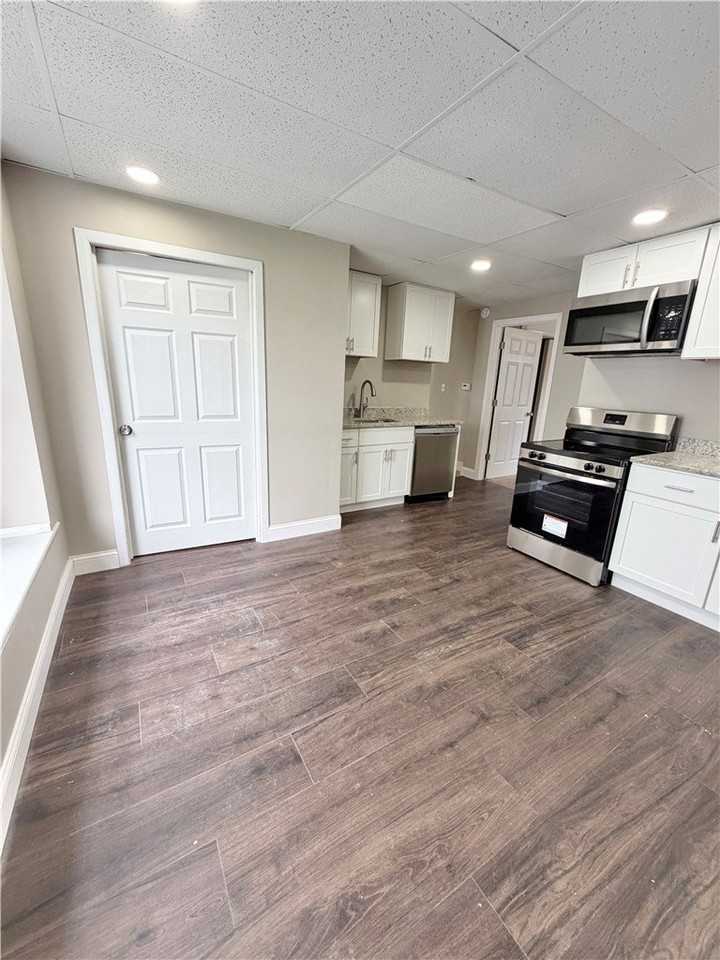 219 E Wallace Ave #1 - Photo 5 of 22