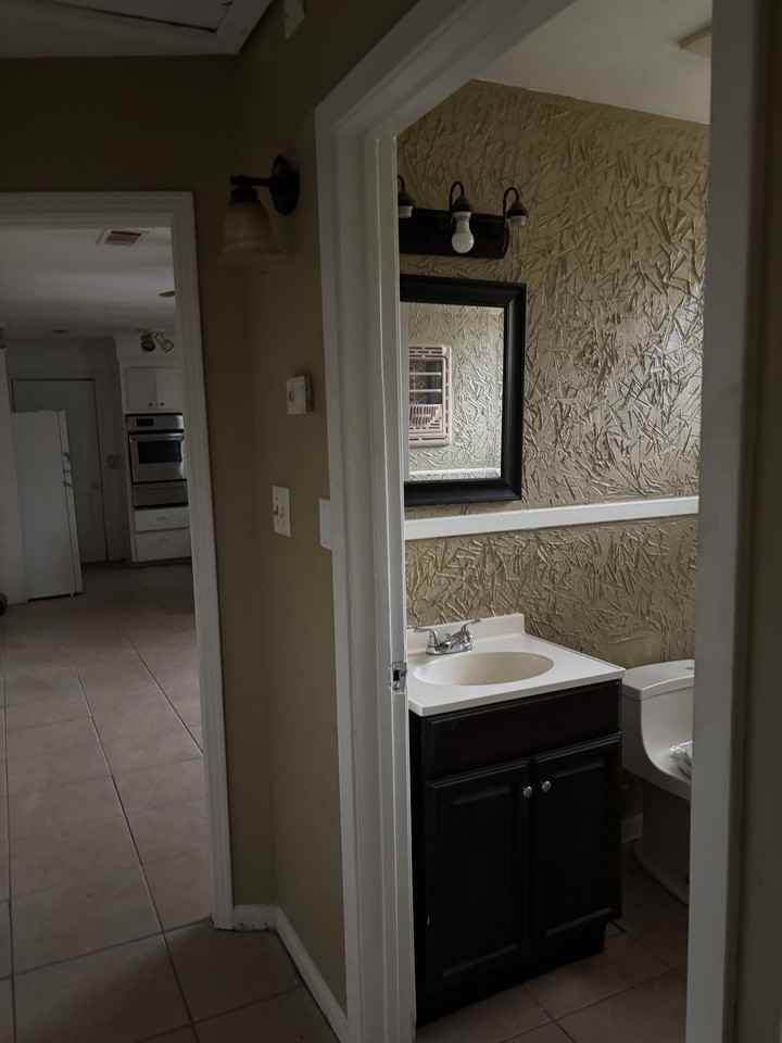 1332 Dianne Dr #1 - Photo 4 of 12