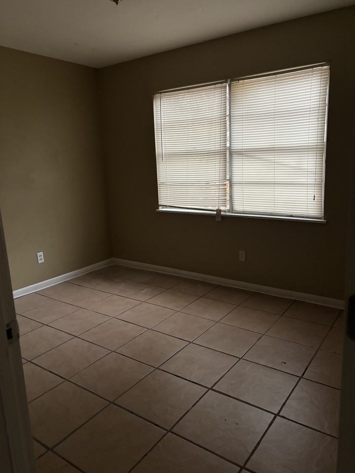 1332 Dianne Dr #1 - Photo 5 of 12