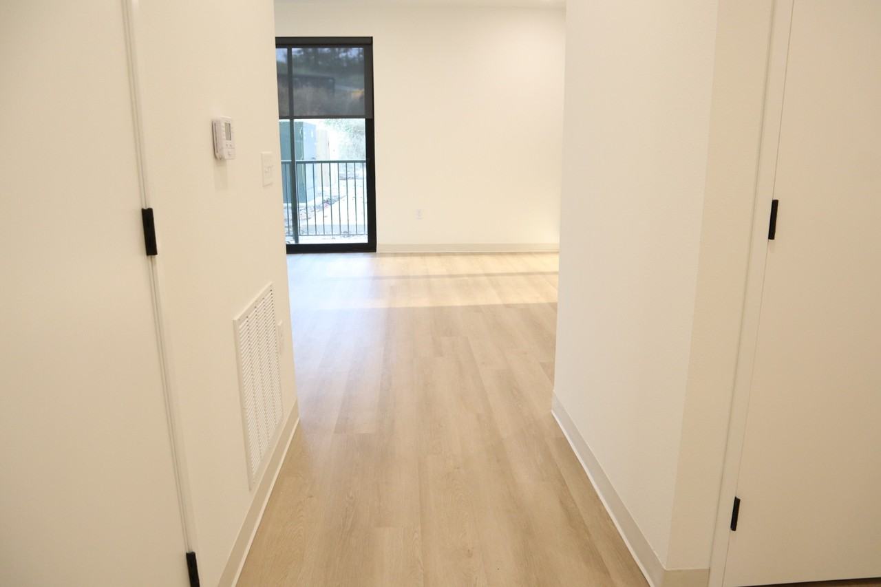 Palisades - 1012340 River Road #101 - Photo 2 of 21