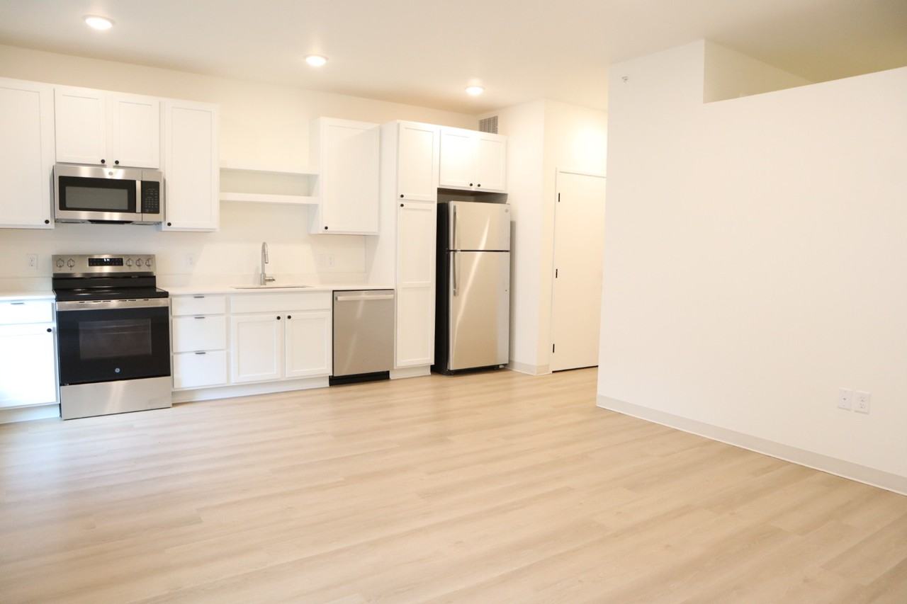 Palisades - 1072340 River Road #107 - Photo 2 of 17