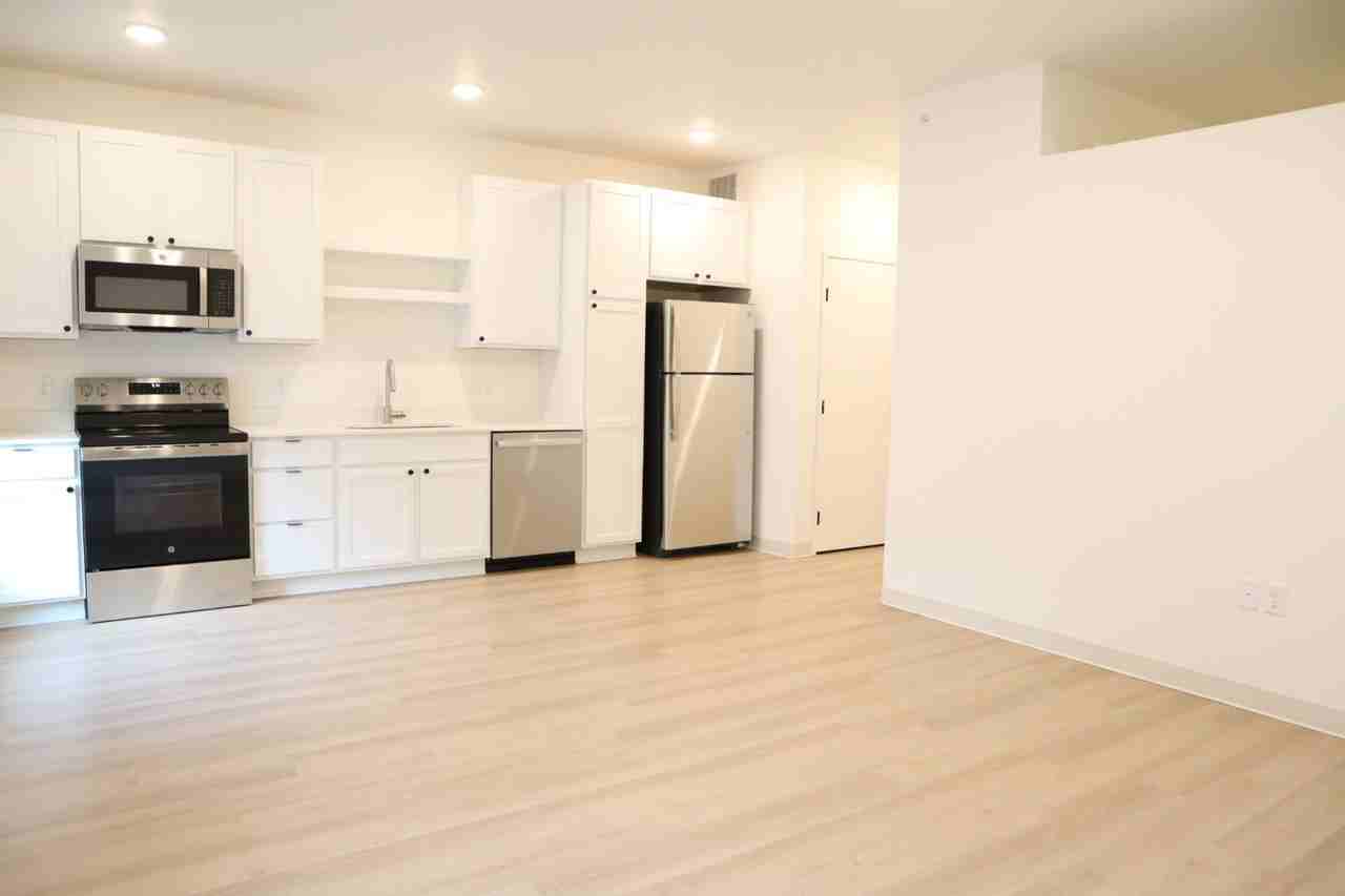 Palisades - 1072340 River Road #107 - Photo 3 of 17