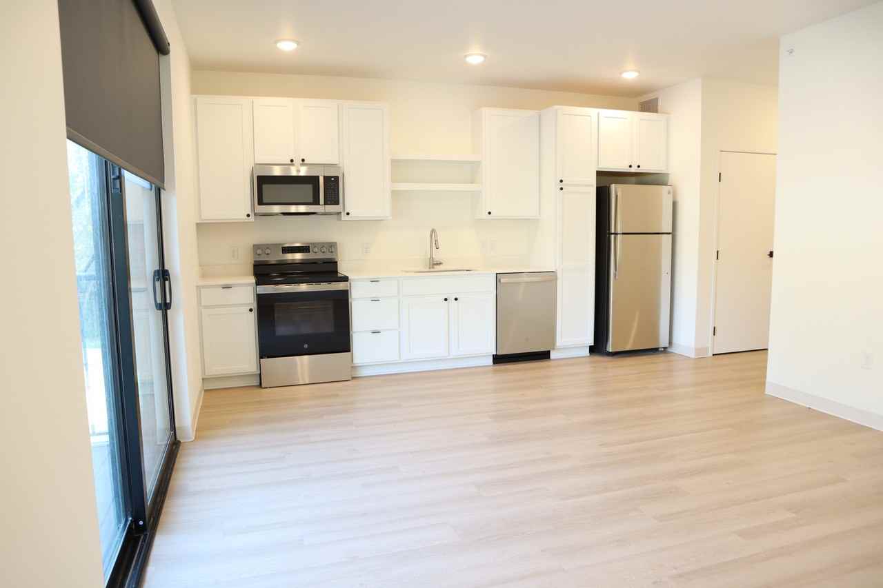 Palisades - 2052340 River Road #205 - Photo 4 of 20