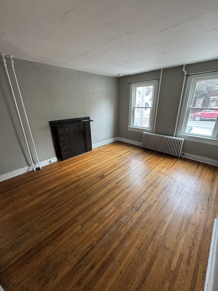 313 N Mulberry St #1 - Photo 4 of 16