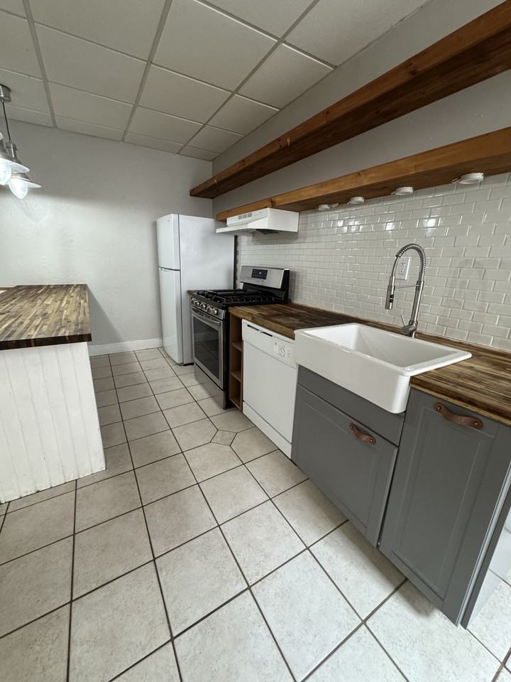 313 N Mulberry St #1 - Photo 7 of 16