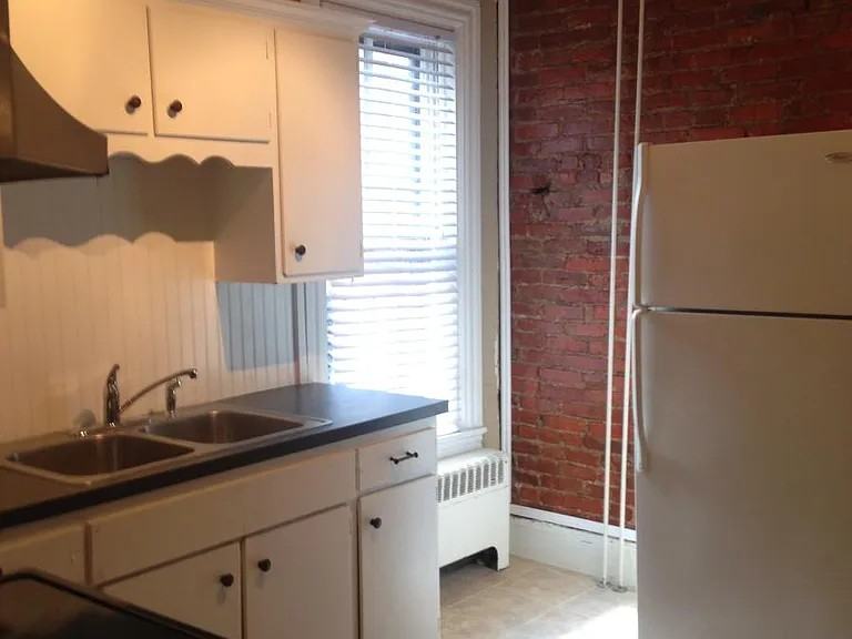 304 N Lime St #3 - Photo 3 of 6