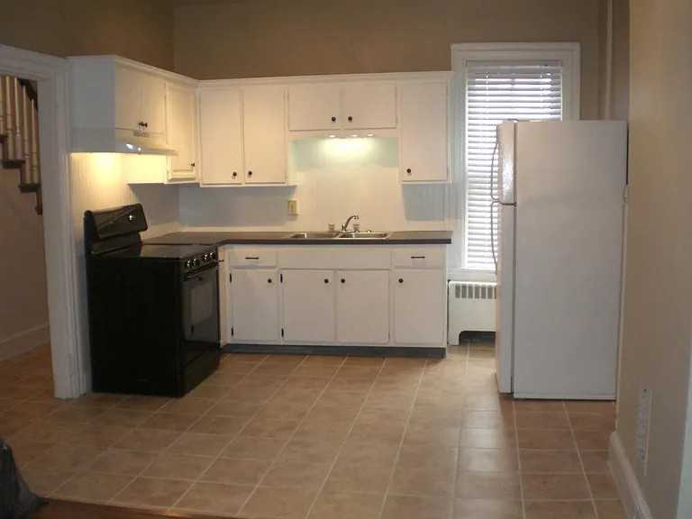 304 N Lime St #3 - Photo 4 of 6