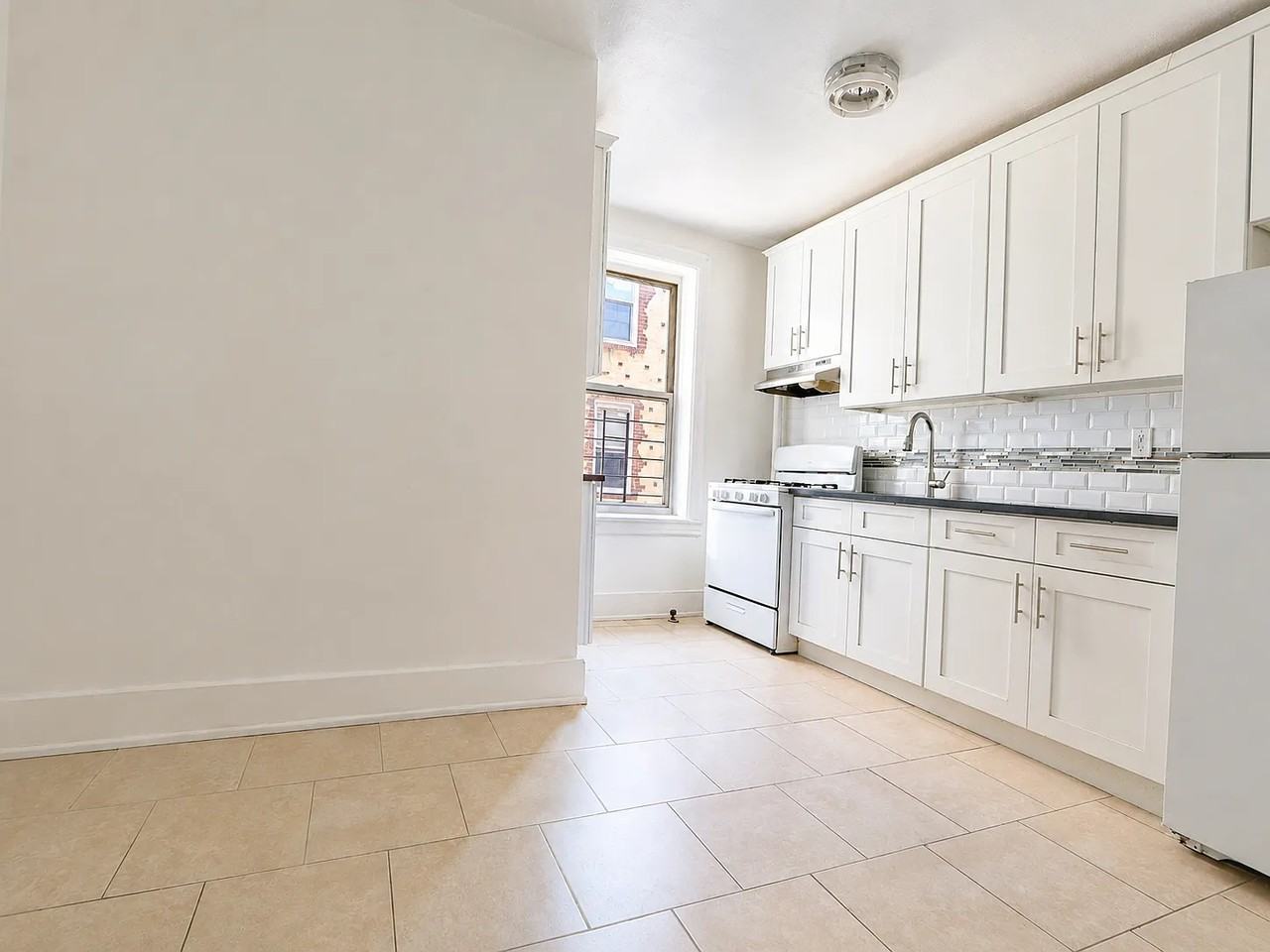 74 Gatling Pl - Photo 4 of 9