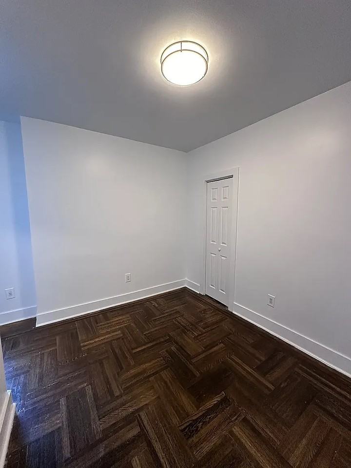 283 Albany Ave - Photo 5 of 12