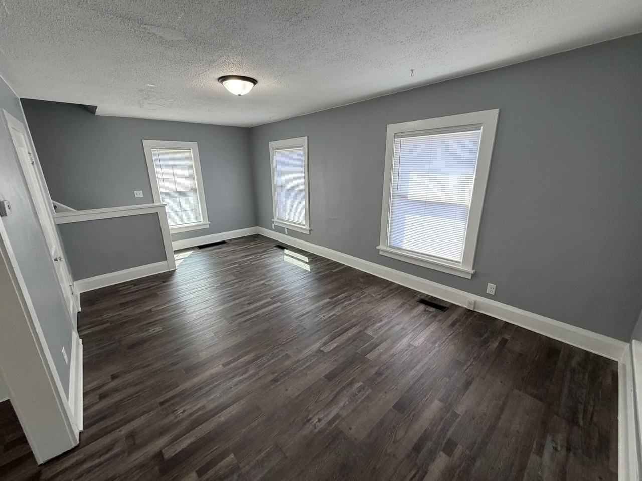 1113 Hackett St #1 - Photo 3 of 10