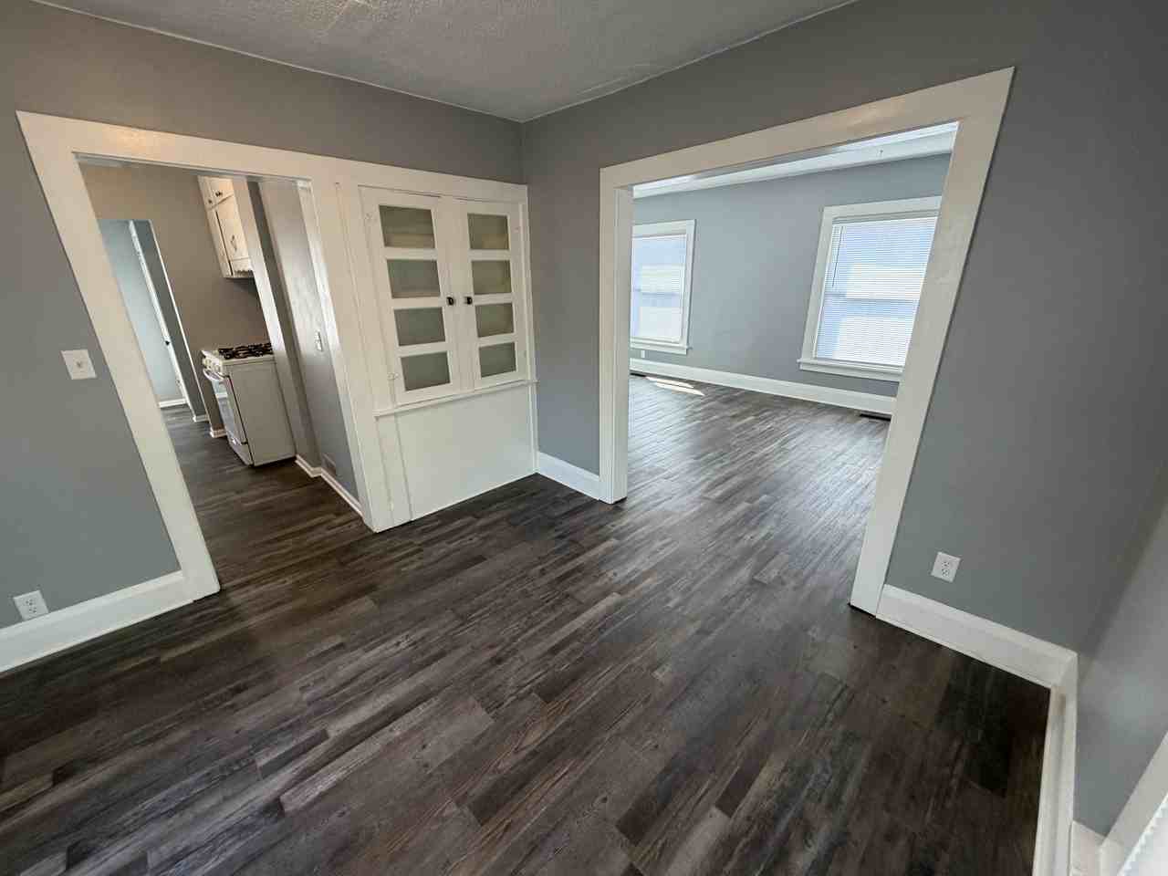 1113 Hackett St #1 - Photo 4 of 10