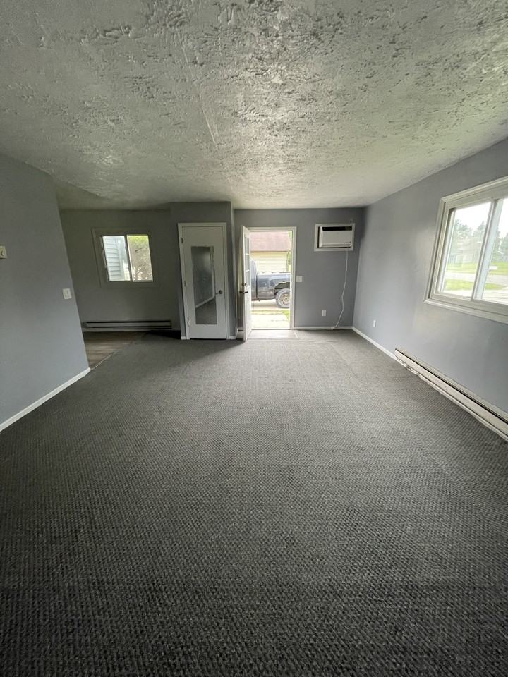 259 Brunswick Dr #1 - Photo 2 of 9