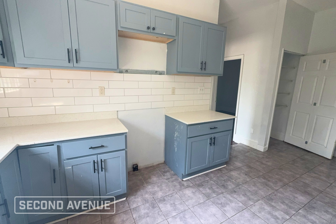 1431 W 21st St - Photo 3 of 11