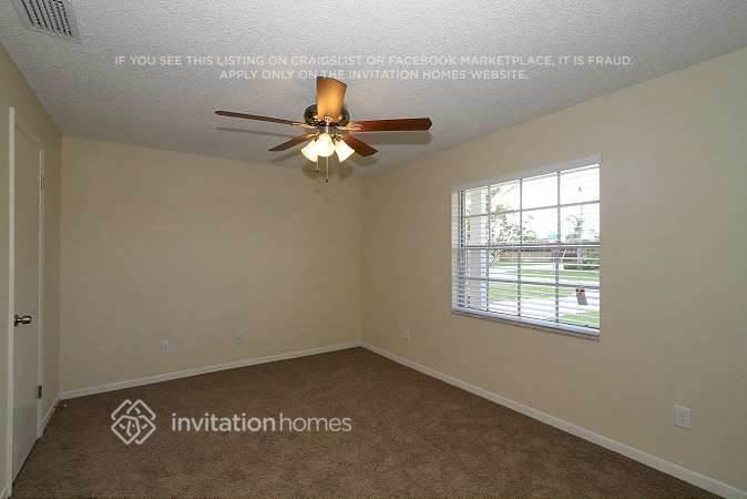 896 Mckenny Ave - Photo 3 of 13