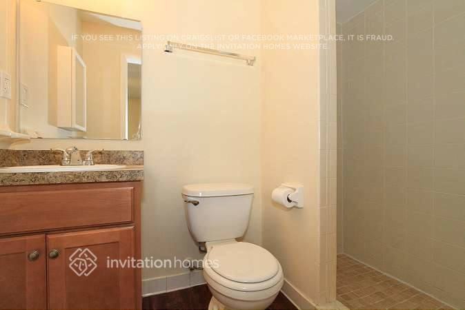 896 Mckenny Ave - Photo 5 of 13