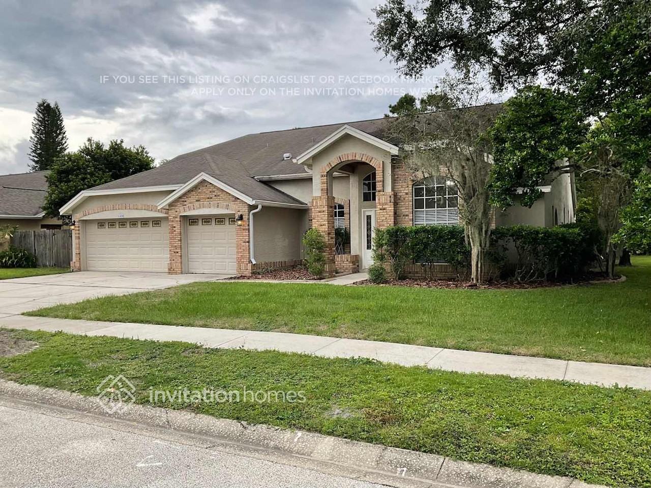 1450 Thornhill Cir - Photo 2 of 15