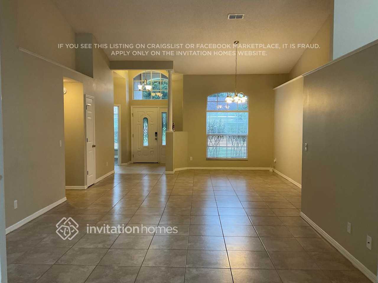 1450 Thornhill Cir - Photo 3 of 15