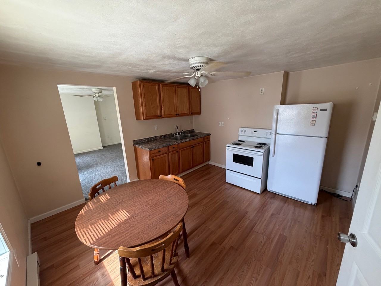 326 5th Avenue #B - Photo 4 of 8