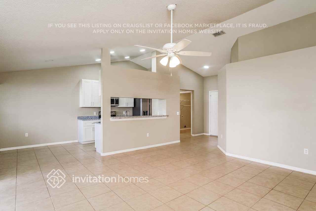 7410 Loblolly Ave - Photo 4 of 17