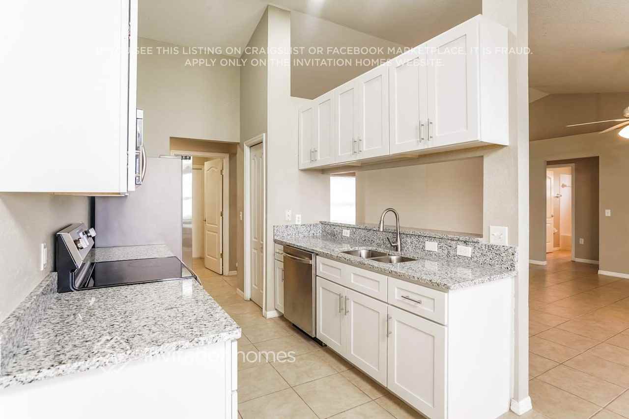 7410 Loblolly Ave - Photo 6 of 17