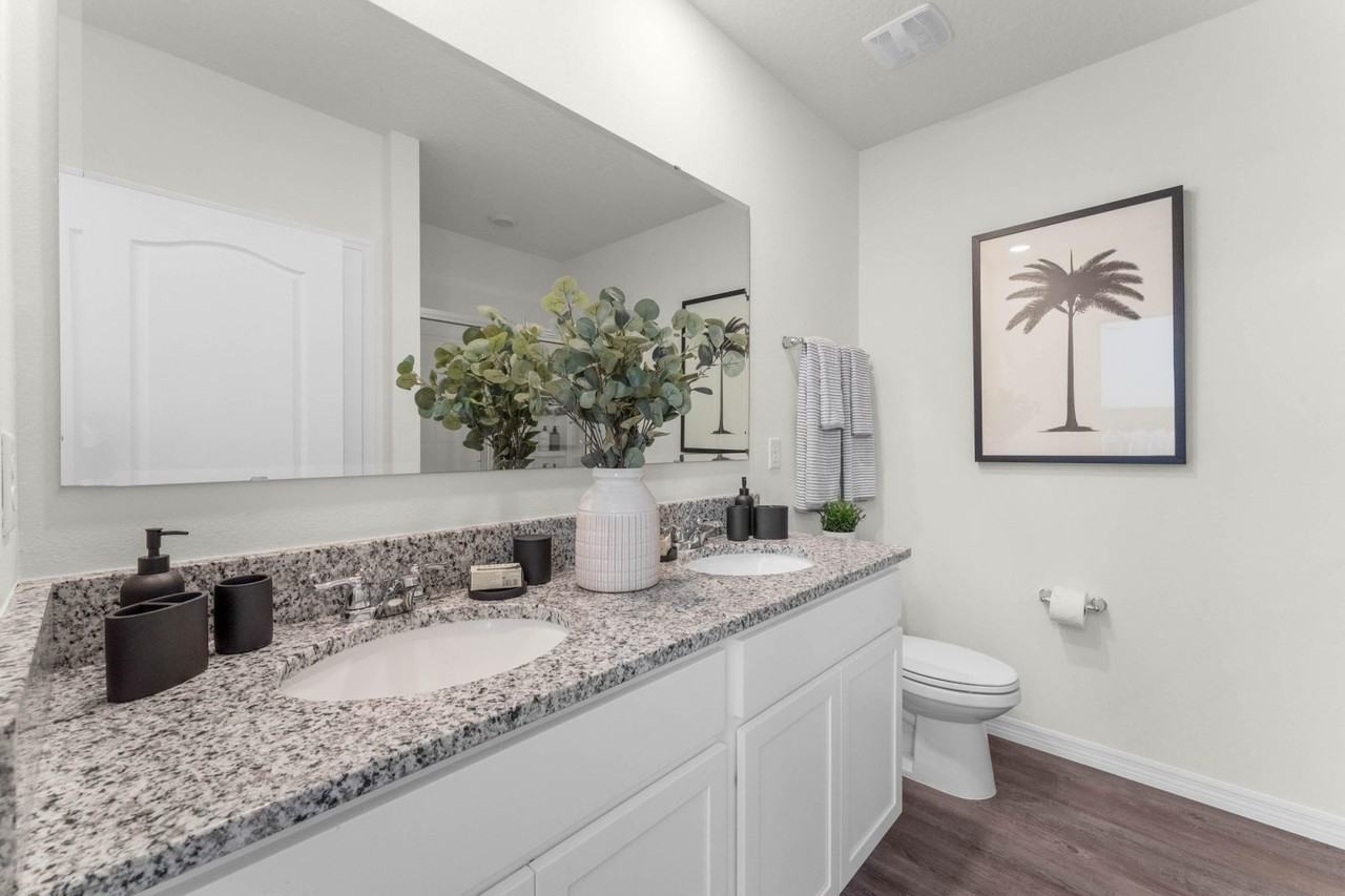 Ormond Grande Townhomes For Rent - Photo 5 of 22