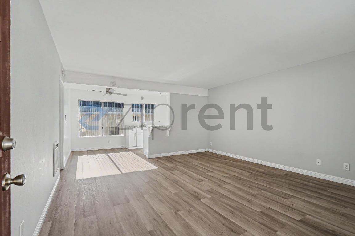 3523 W Savanna St #17 - Photo 4 of 17