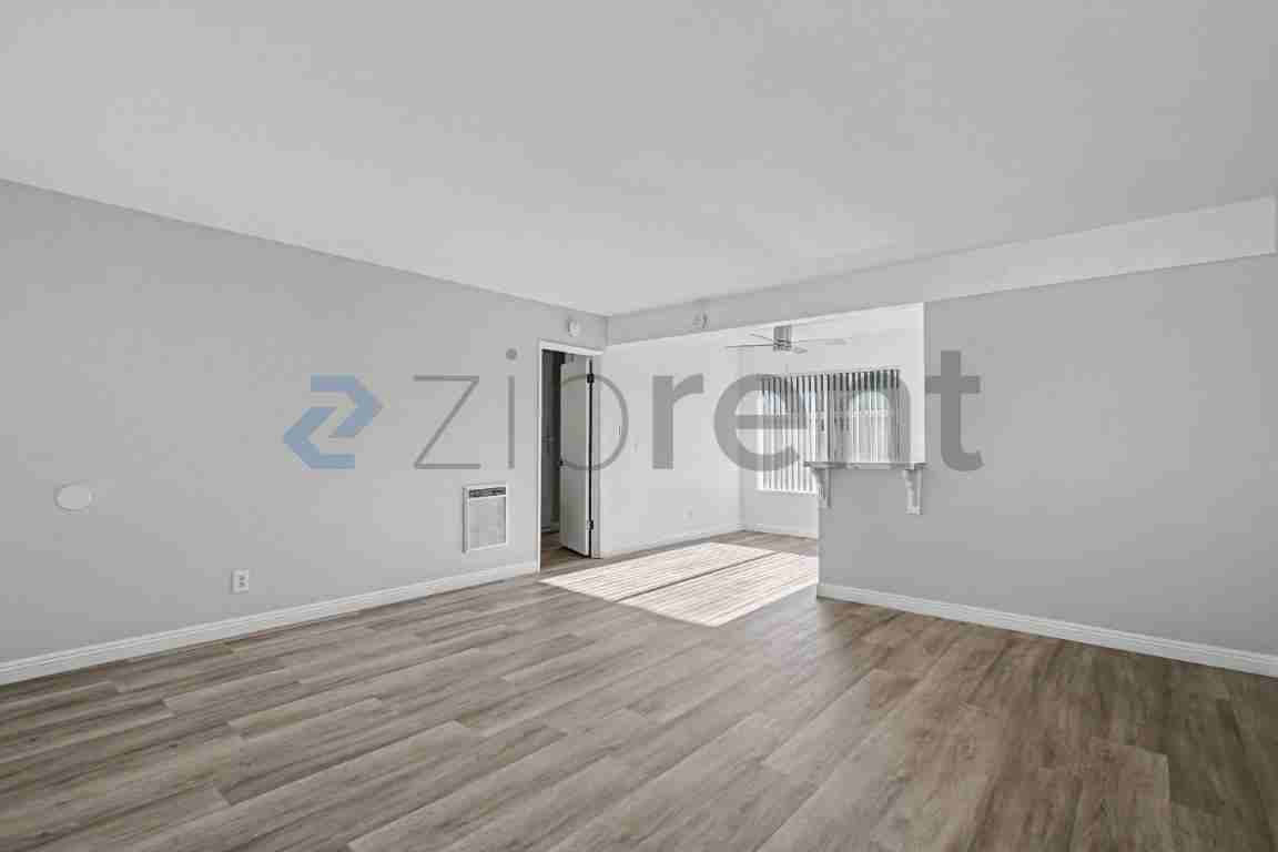 3523 W Savanna St #17 - Photo 5 of 17