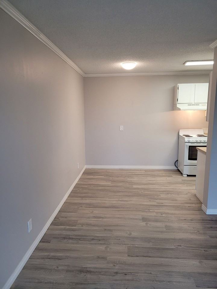 333 43 Avenue West - Photo 6 of 7