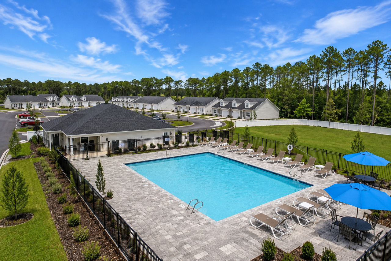 Walker Point Townhomes For Rent - Photo 2 of 22