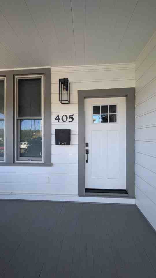 405 N Cloverdale Blvd - Photo 3 of 32
