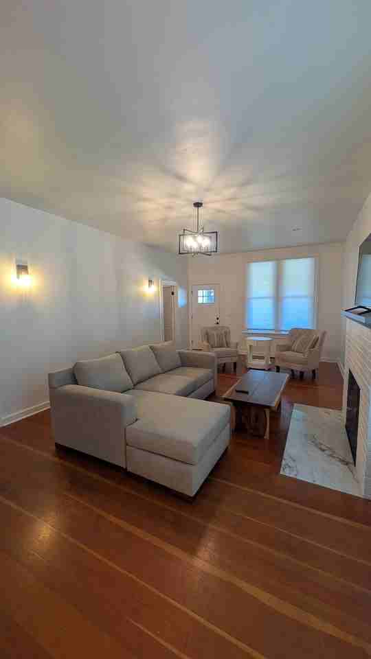 405 N Cloverdale Blvd - Photo 7 of 32