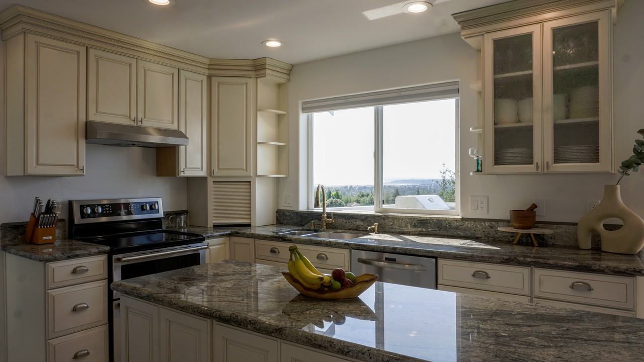 7904 80th Ave Ne - Photo 5 of 44