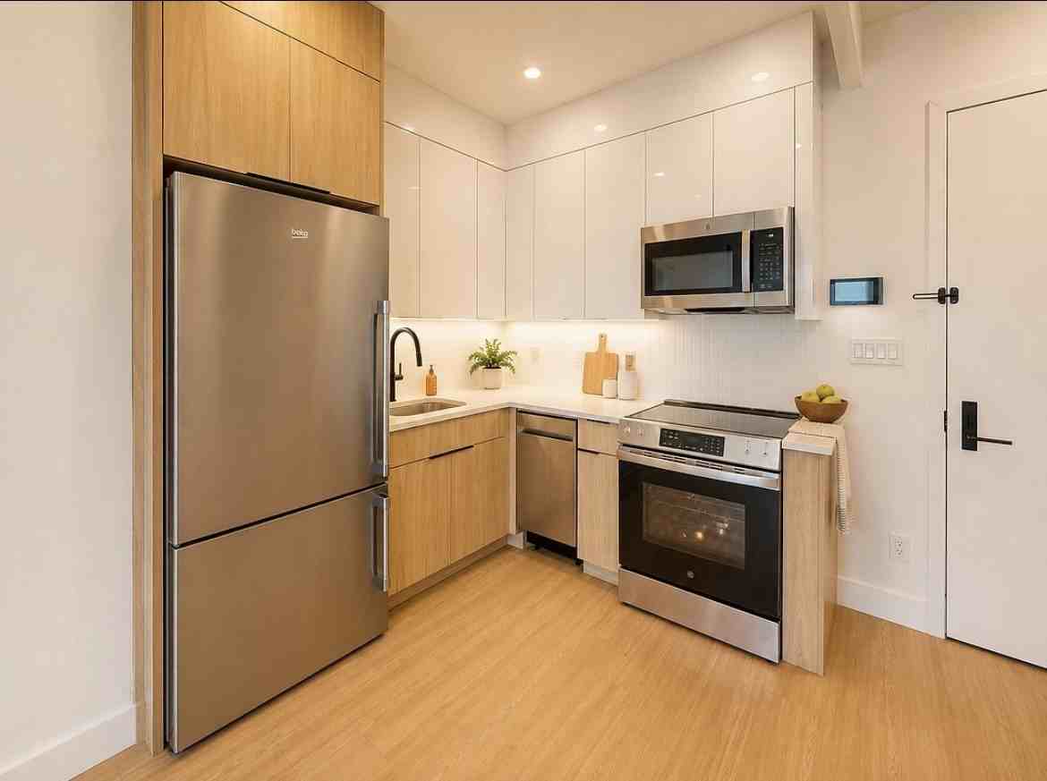134 Erasmus Street #4C - Photo 2 of 7