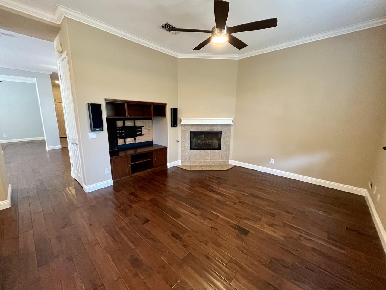 5538 Coyote Court - Photo 4 of 29