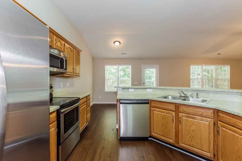 9303 Winston Hall Ct - Photo 5 of 15