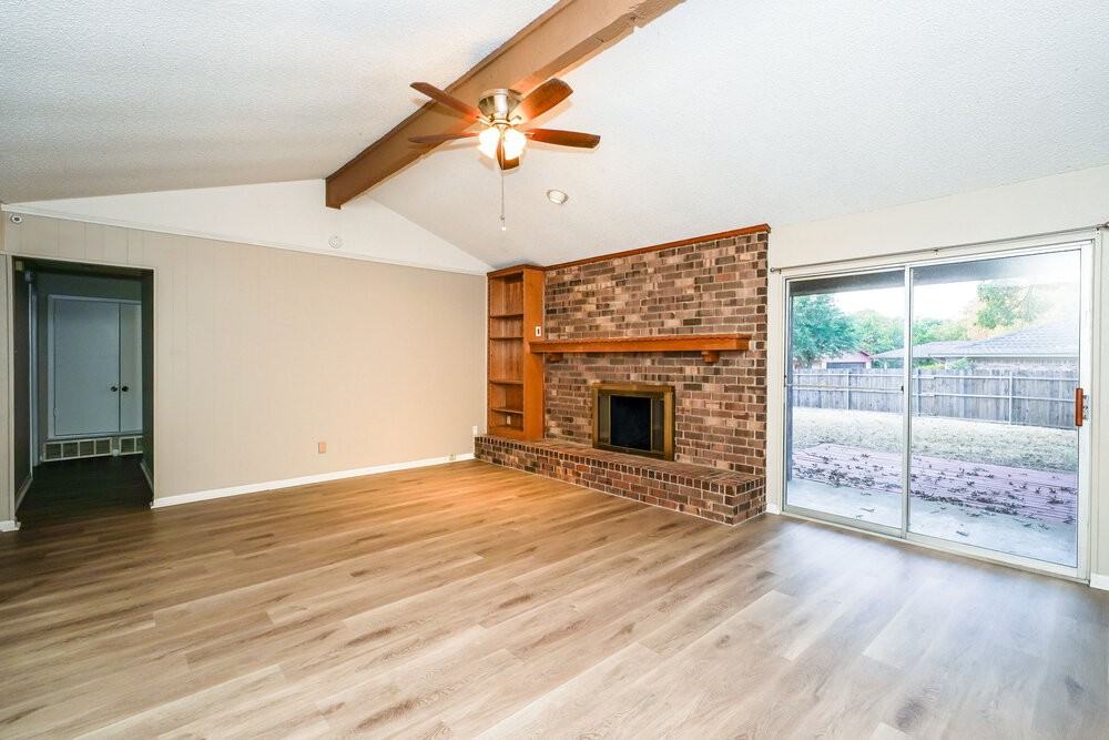 517 Daniels Dr - Photo 4 of 16