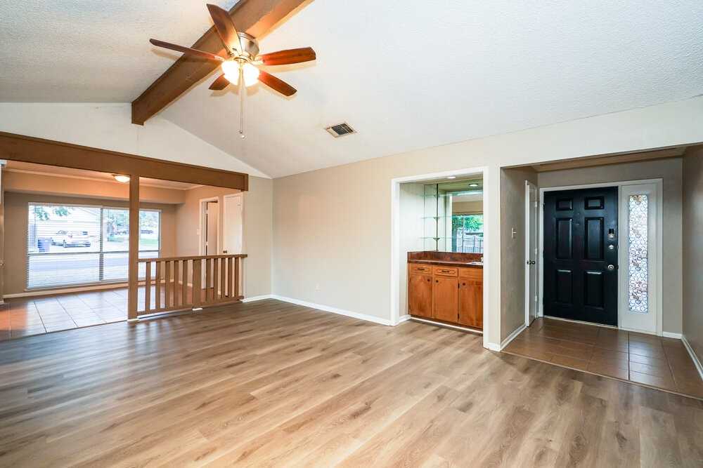 517 Daniels Dr - Photo 6 of 16