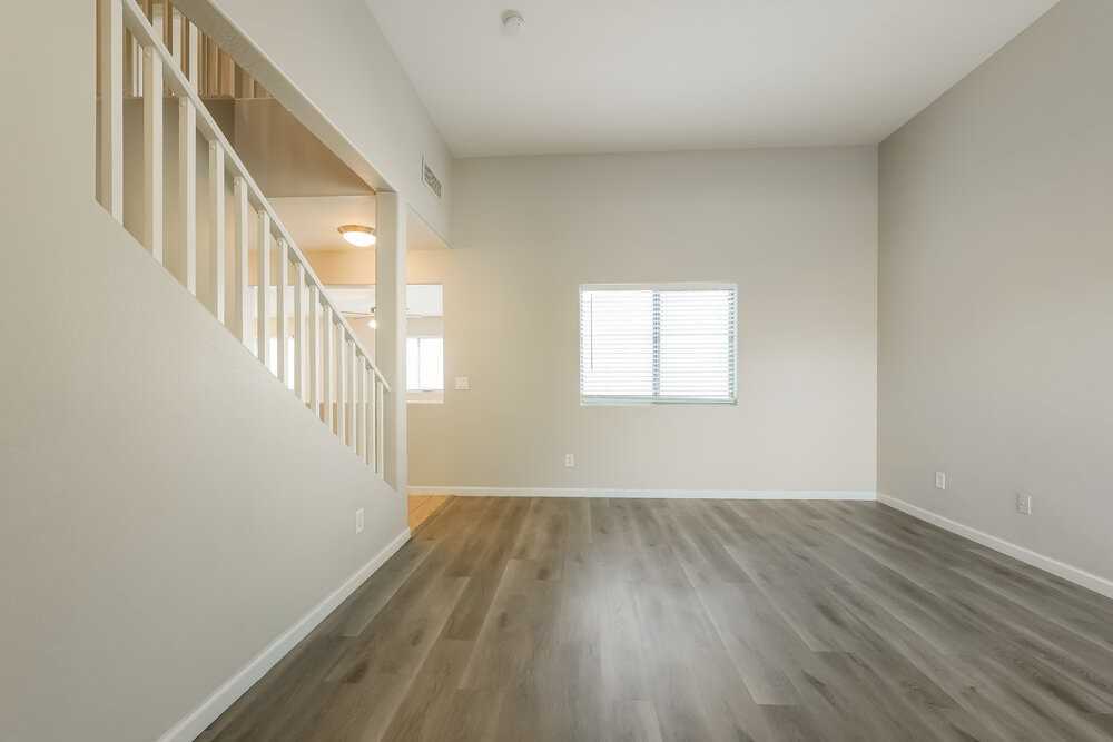 3733 W Dunbar Dr - Photo 4 of 17