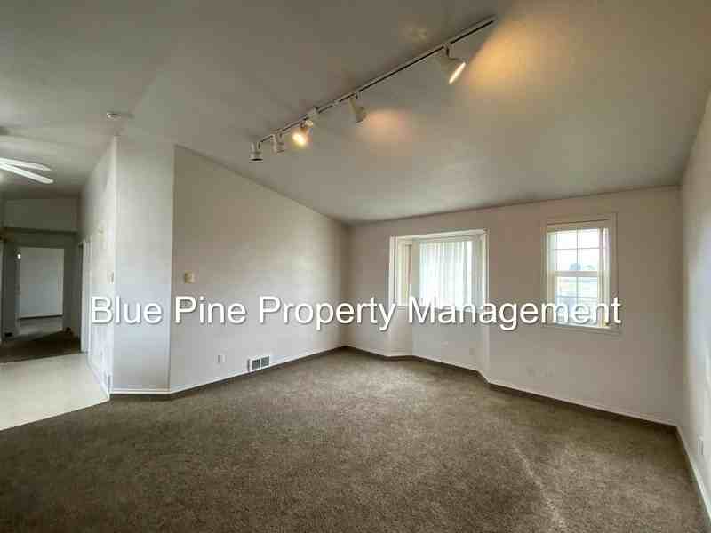 2268 Stace St - Photo 3 of 12