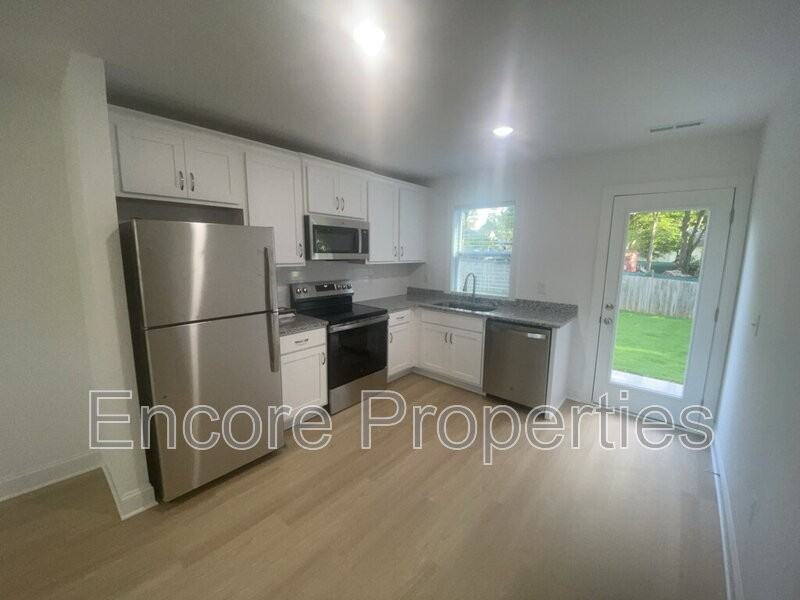 617 Washington St - Photo 2 of 7