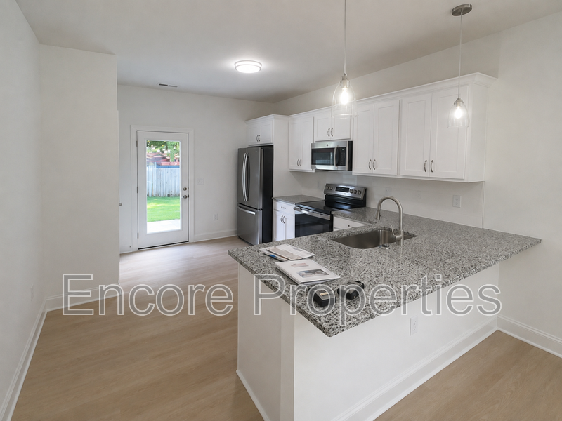 619 Washington St - Photo 2 of 10